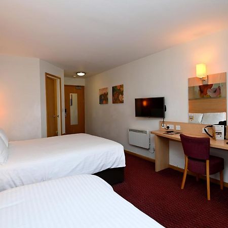Meadow Farm Redditch By Marstons Inns 外观 照片
