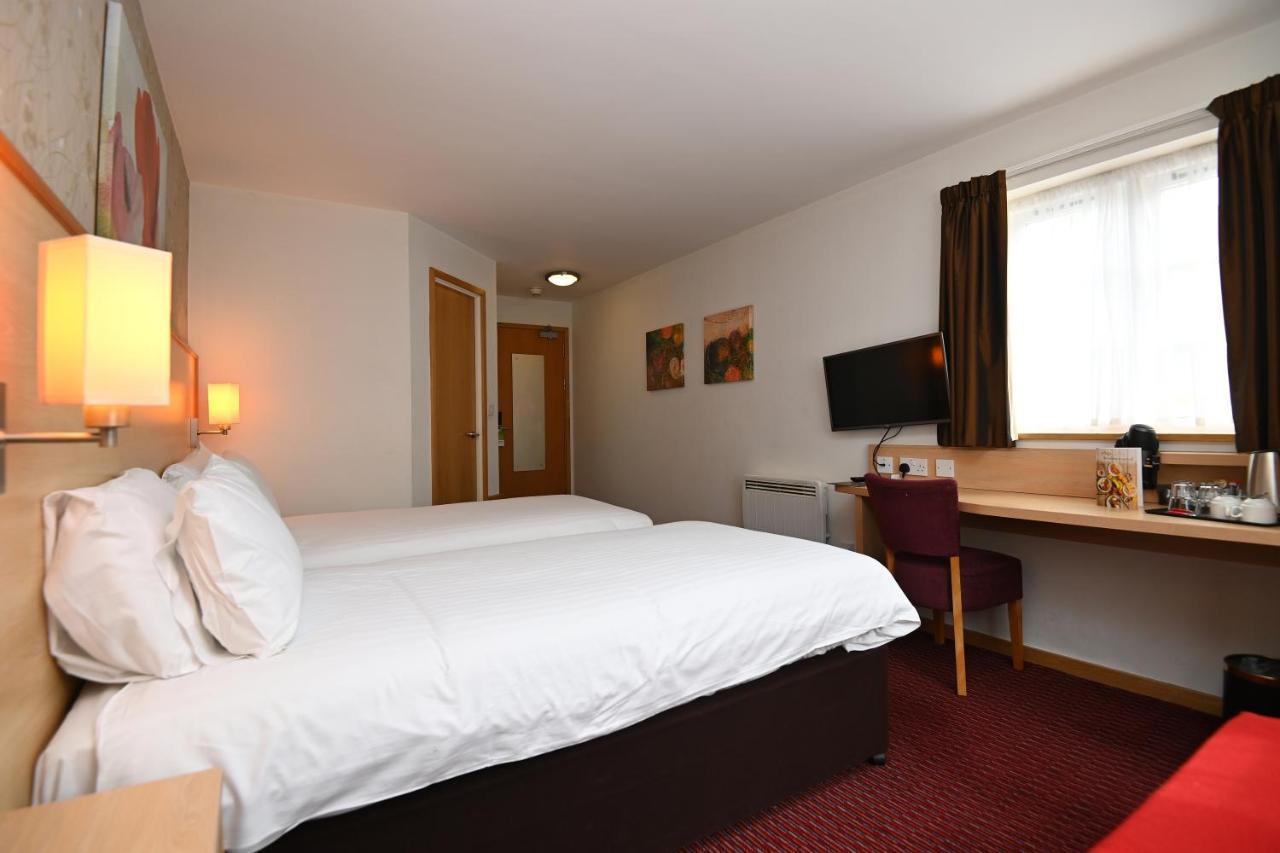 Meadow Farm Redditch By Marstons Inns 外观 照片