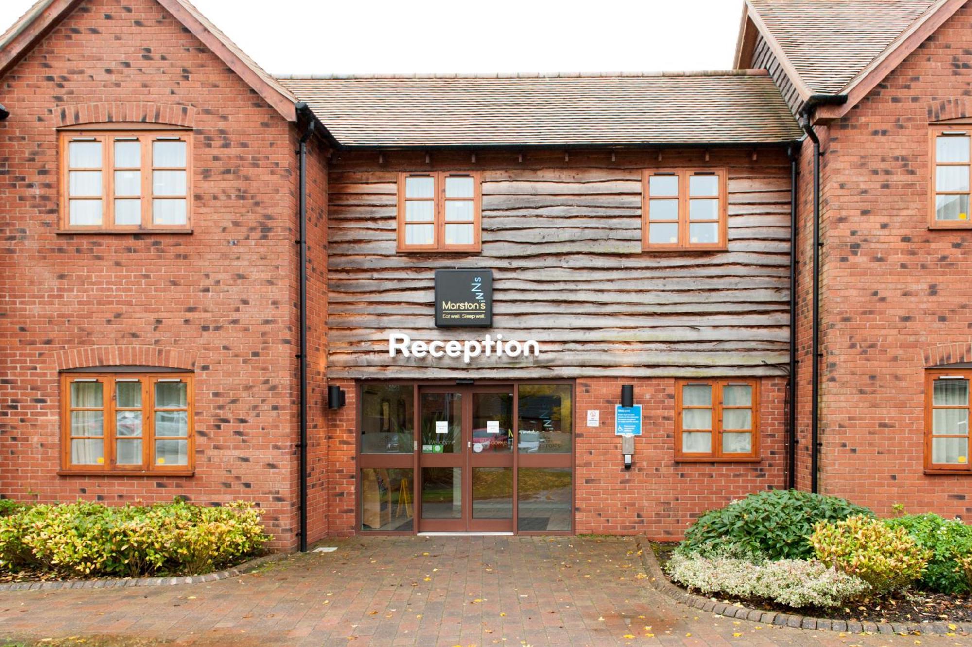 Meadow Farm Redditch By Marstons Inns 外观 照片